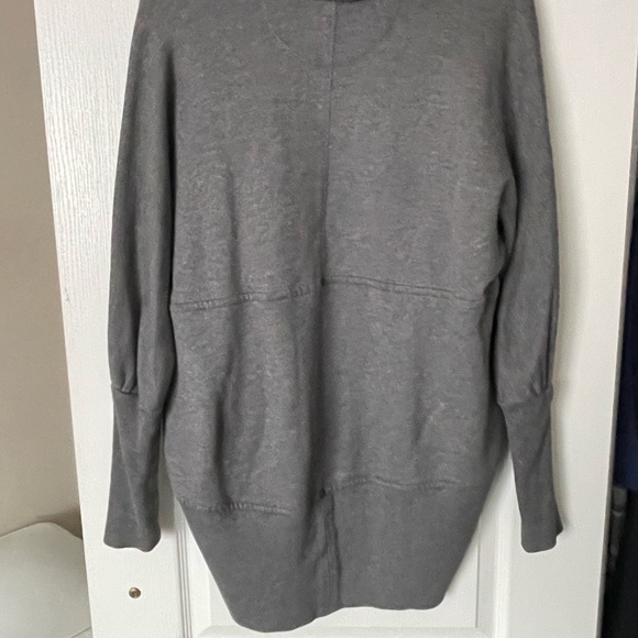 Aritzia Wilfred Diderot Coccoon Sweater in grey - Picture 9 of 12